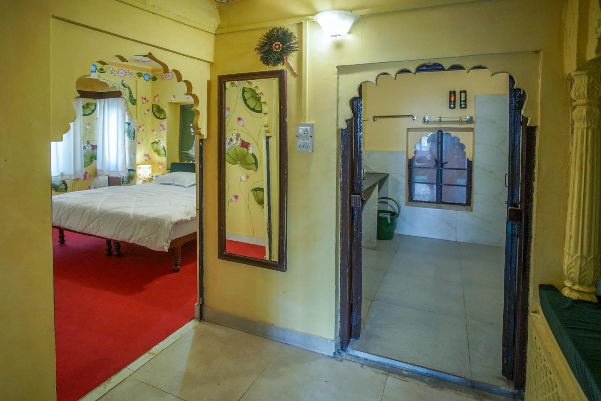 Island Tower Guest House Udaipur Bagian luar foto