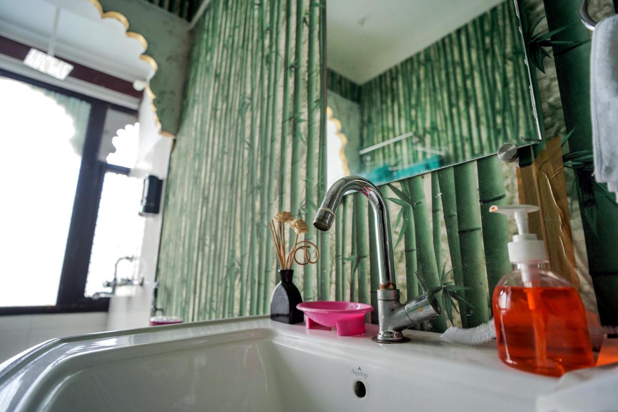 Island Tower Guest House Udaipur Bagian luar foto