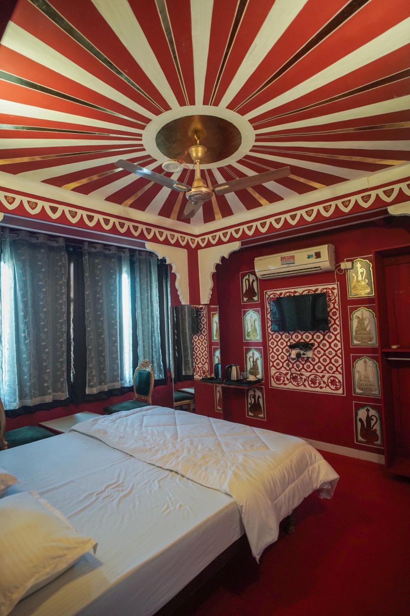 Island Tower Guest House Udaipur Bagian luar foto